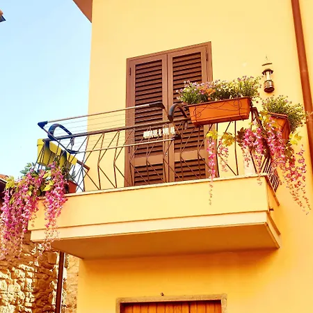 Casa Kundra شقة سكارلينو
